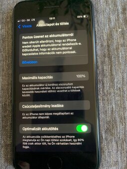 iPhone SE 2020 64GB - 7