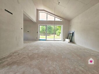 PRED DOKONČENÍM: PRIESTRANNÝ RODINNÝ DOM S ÚP 140 m2, POZEMO - 7