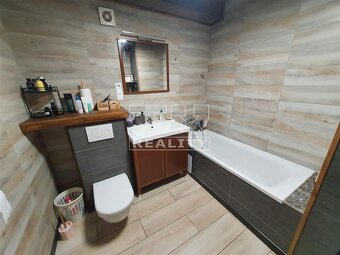 Unikátny 3 izbový rodinný dom + terasa + garsónka - 7
