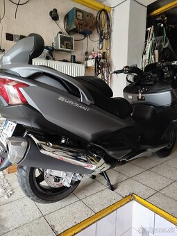 Suzuki Burgman 650 - 7