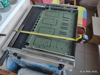 Predam Policku--Suflik do RACKu 1U - 7