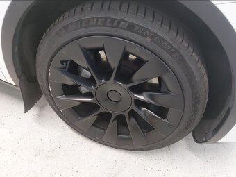 Tesla Model Y 2023 LR SoH 92 % / servis 5 ročná záruka / - 7