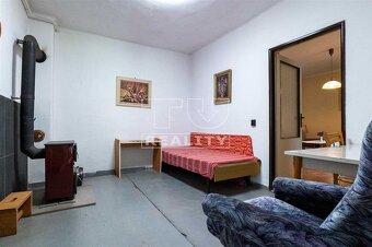 SUPER CENA  TUreality ponúka na predaj dom s pozemkom... - 7