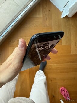 Apple iPhone SE (2020) 128GB cierny - 7