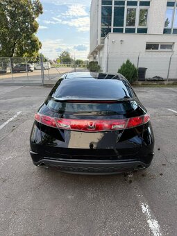 Honda Civic 1.8 V-tec , 103kW - 7