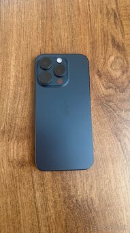 Apple iphone 15 pro 256 gb modrý titán - 7