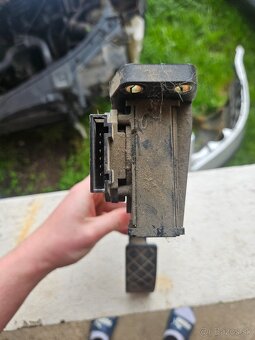 Plynový pedal - 7