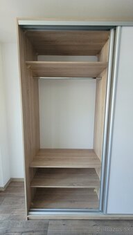 Predám šatníkovú skriňu - 7