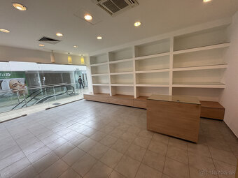 Prenájom obchodných priestorov od 24 m² v OD Saratov II v me - 7