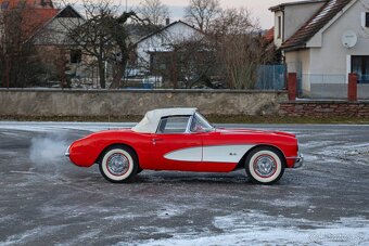 Chevrolet Corvette C1 Convertible - 7