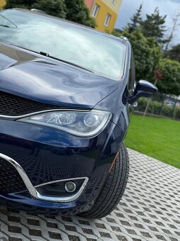 Chrysler Pacifica II Limited.- informácie v popise - 7