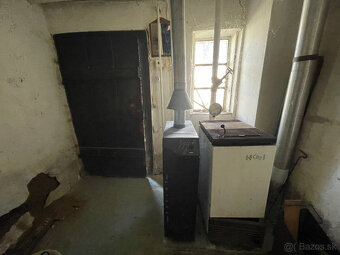 Predáme starší vidiecky dom pri Váhu - 7