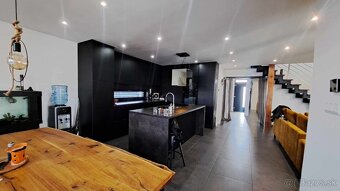 Predáme EXKLUZÍVNU 5 izb. modernú novostavbu len 16km od NR - 7