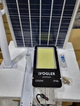 Solárna pouličná lampa VÖGLER GmBh PREMIUM verzia 2500W, lam - 7