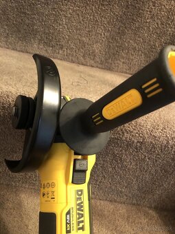 Nová AKU úhlová bruska DeWALT DCG409(bez bat. a nab.) - 7