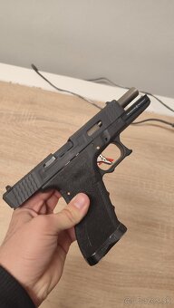 Predám Airsoft Glock NML589 - 7