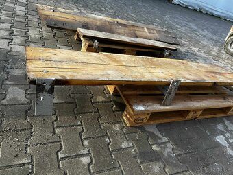 Masívne drevené police s konzolami - 7