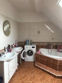 Na predaj veľký rodinný dom - 7