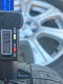 225/55R17 5x108 Ford Galaxy zimne - 7