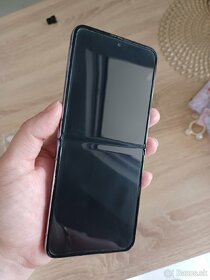 Samsung Galaxy Z Flip4 - 7