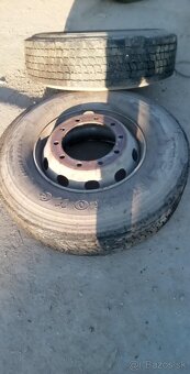 Autobus Karosa kolesá Firestone 295/80 R22,5 - 7
