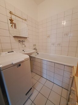 Prenájom bytu trojizbový byt - 7