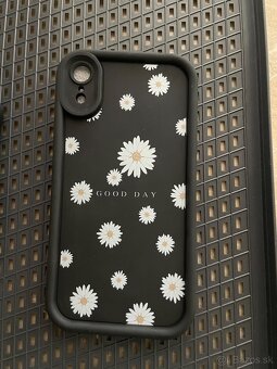 iPhone xr , Samsung - 7