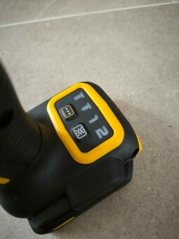 DeWALT 18V rázový uťahovák DCF922P2T nový set - 7