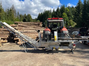 PTO štiepací poloautomat dreva za traktor LUMAG SSA400Z - 7