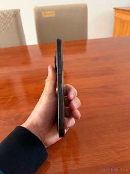 Predám Čierny iPhone 16 Pro Max 512GB - 7