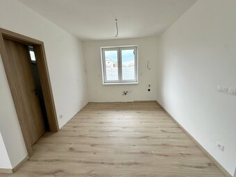 NOVOSTAVBA V ŠTANDARDE 4 izbový rodinný dom 111 m2 213.000 € - 7