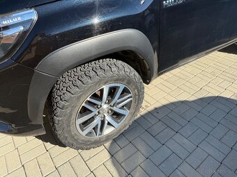 Toyota Hilux - 7