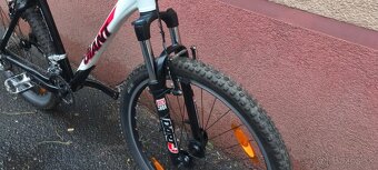 Predám horský bicykel Giant Terrago,kolesá 26" - 7