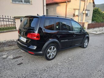 Volkswagen Touran 2.0 TDI CROSS - 7
