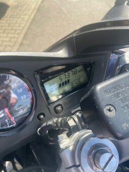 Honda VFR800 - 7