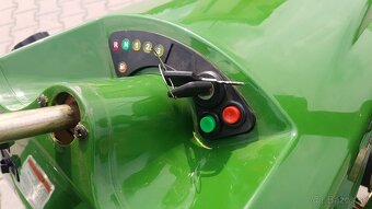 Dětský čtyřtaktní zahradní traktor s přívěsem 110ccm zelený - 7