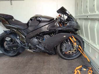 Yamaha R1 rn19 - 7