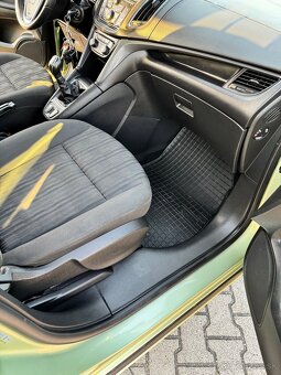 Opel Zafira Tourer 1,4 Turbo 103 kW 2012 - 7