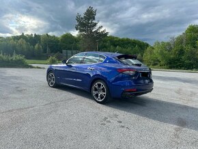 Predám Postúpim leasing/autoúver Maserati Levante - 7