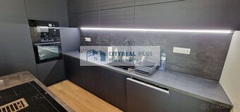 Ponúkam na PREDAJ 5 IZBOVÝ PENTHOUSE V MESTE NOVÉ ZÁMKY - 7