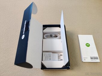Motorola g22. 4gb/64gb. Tmavá metalíza šedá. - 7
