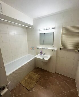 2-izbový byt s balkónom v projekte Jégeho alej, v m.časti Ru - 7