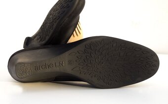 Kožené lodičky na platforme - 7