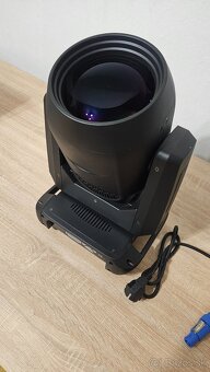 Rotačné hlavy 200W Beam, el. fokusácia, dúha efekt+ fixtura - 7
