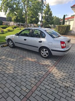 Hyundai Elantra 1,6 benzín - 7