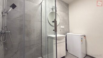 Najlepšia lokalita v meste.Dvojizbový byt po kompletnej reko - 7