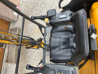 Minibager JCB 8015 + brzdeny prives dopravnik 2600kg - 7