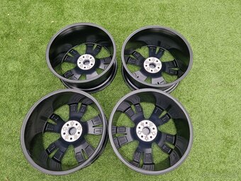Alu disky Volkswagen R20 5x112 čierne - 7