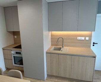 NADŠTANDARDNÝ 2 IZBOVÝ BYT V CENTRE BB - 7