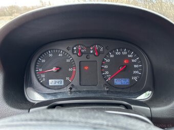 🚗 Volkswagen Golf 4 1.4 - 7